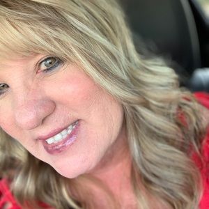 Meet your Posher, Regina